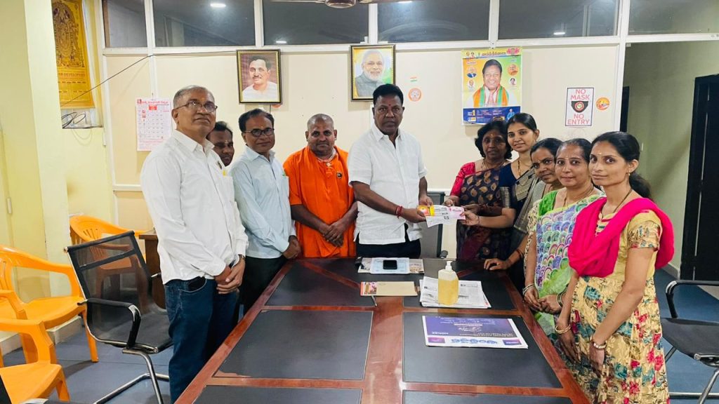 Chaitanyapuri GHMC Corporator Ranga Venkata Narsimha was invited to the Vasudaika family celebrations.