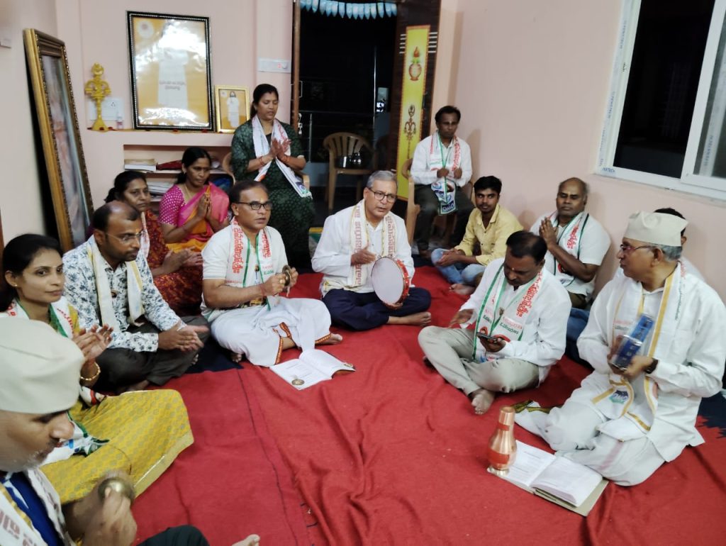 Bhajana at meerpet Aumaujaya Oorjeesha nilayam