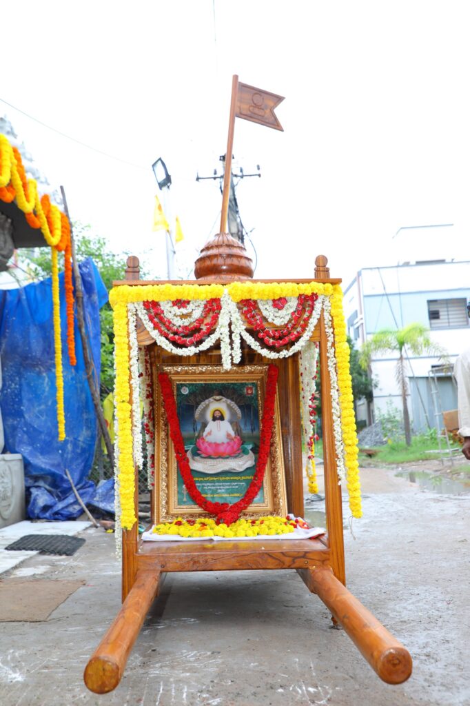 Aumaujaya Gurupournami Mahatsovam - Pallaki seva