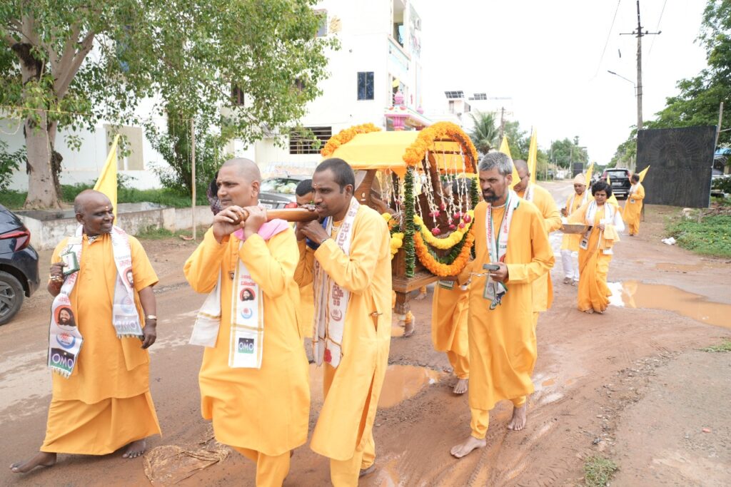mahaaguru pallaki seva at nellore Sri Vaibhoga Kshetram