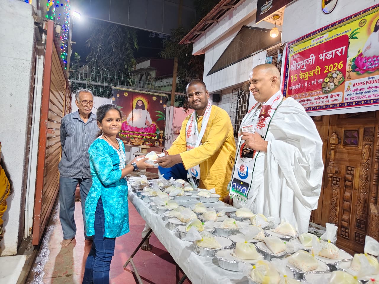 Annadanam at Aumaujaya Aishwarya Kshetram