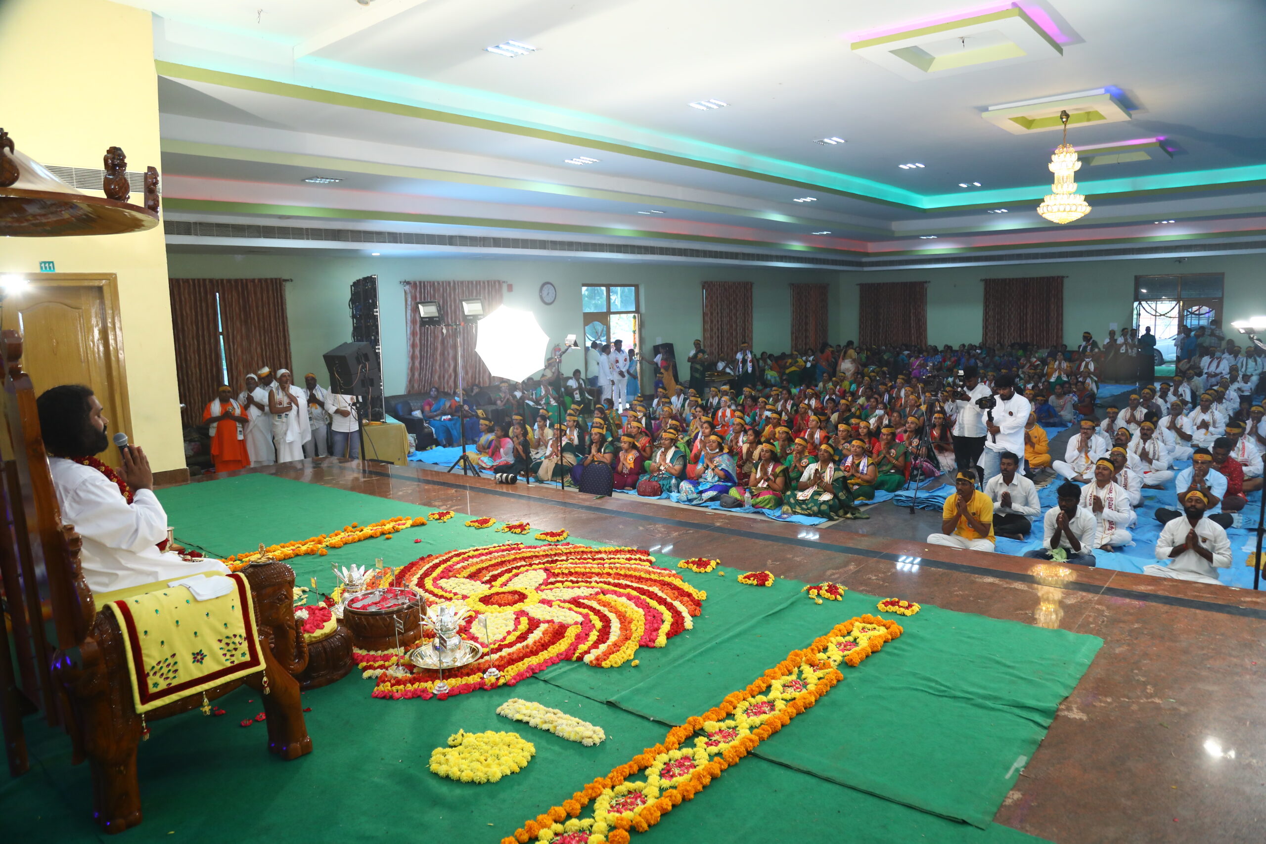 aumaujaya guru pournami at kaikalur 2022 - mudra meditation