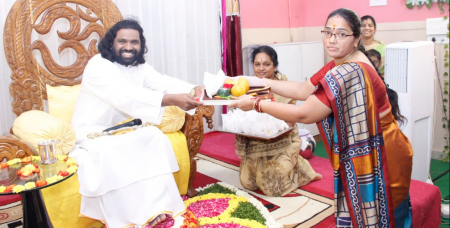 Guru Gita Satsang by HH Beloved Jaimahavibhoshri Ji at Hyderabad — 1 January 2015