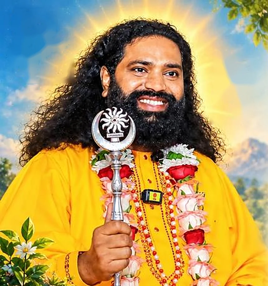 చిరునవ్వుతో దీవిస్తున్న HH Beloved MahaaGURU Ji